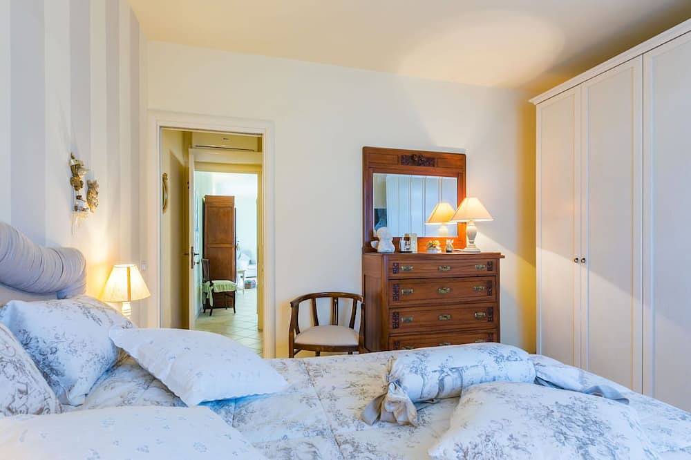 Appartamento intero, Elegante appartamento per 4 ospiti con Wifi, A/C, Tv e patio in Rosignano Solvay, Costa degli Etruschi