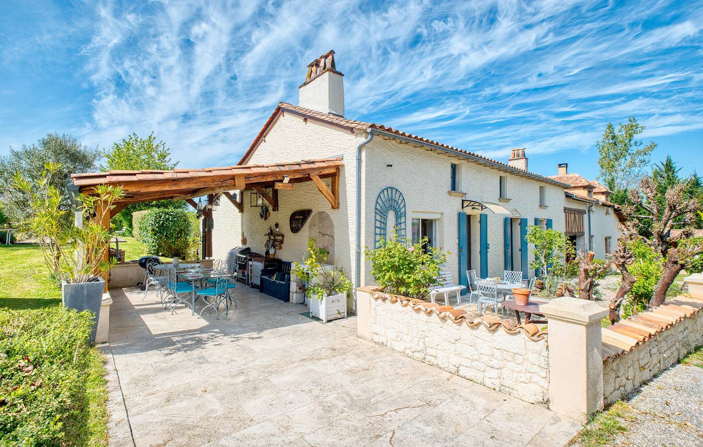 Bosset Appartement de jardin avec piscine et WiFi in Bosset, Périgord Pourpre