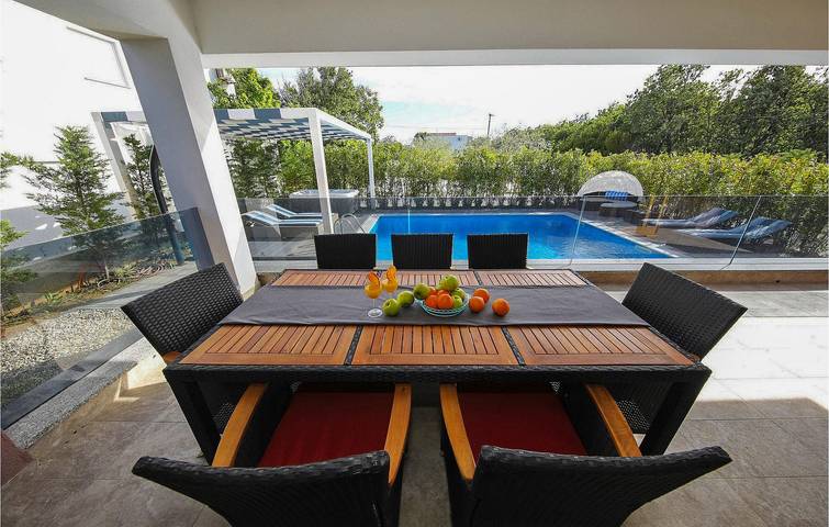 Ferienhaus für 8 Personen, mit Terrasse und Sauna in Nin - 4