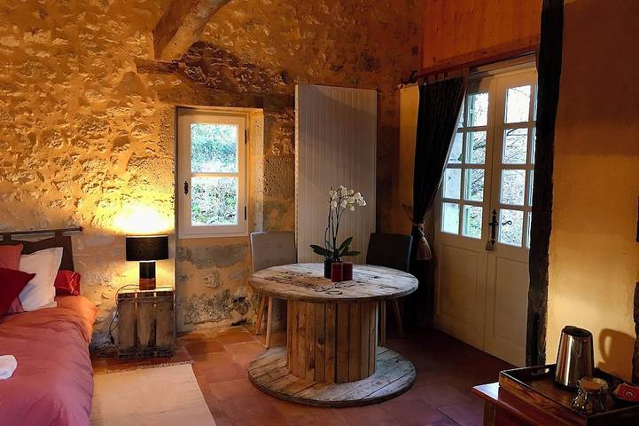 Chambre d’hôte pour 3 personnes, avec piscine à Lusignan-Petit - 4