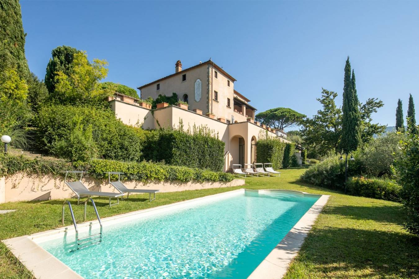 Historic villa with exclusive garden and pool-Villa Belforte in Lamporecchio, Pistoia Province