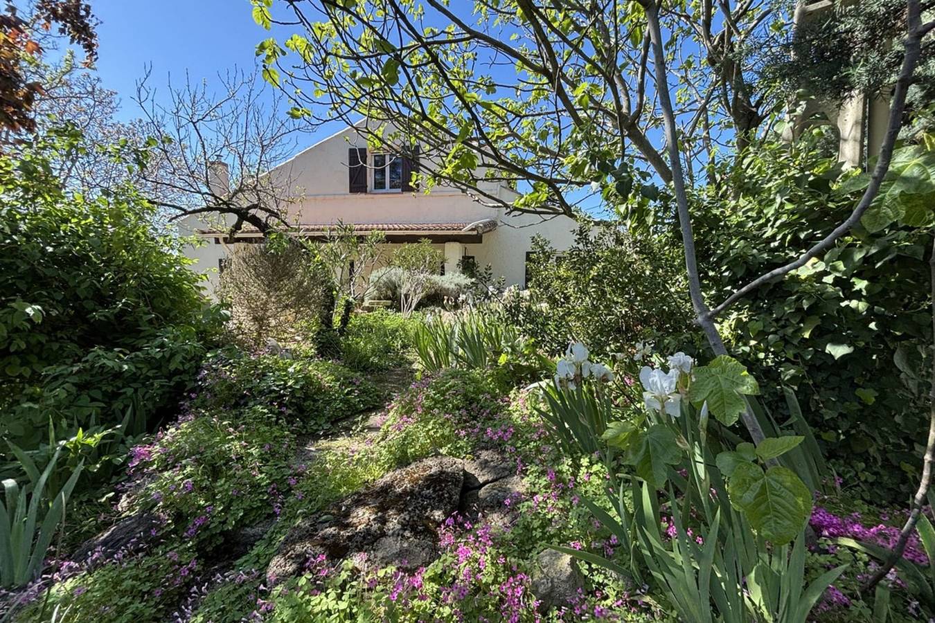 Villa en campagne avec piscine in Lambesc, Région d'Aix-en-Provence