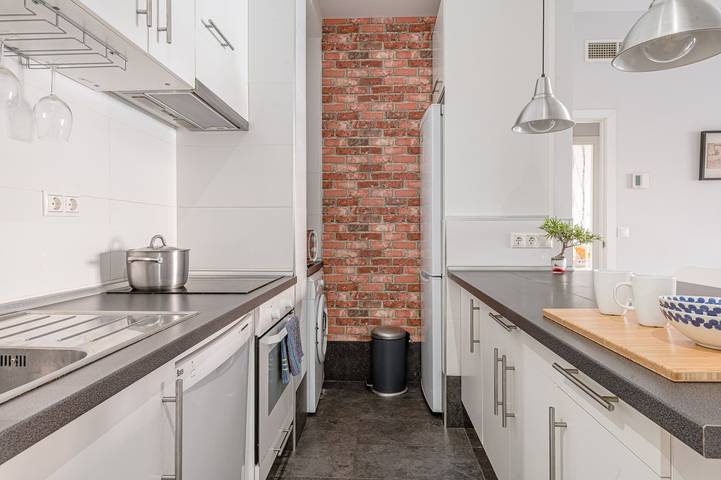 Apartamento entero, Housing Cuatro Caminos by Sharing Co in Cuatro Caminos, Madrid