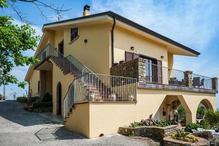 B&b per 2 persone, con Terrazza e Giardino nonché Panorama a San Mauro Cilento