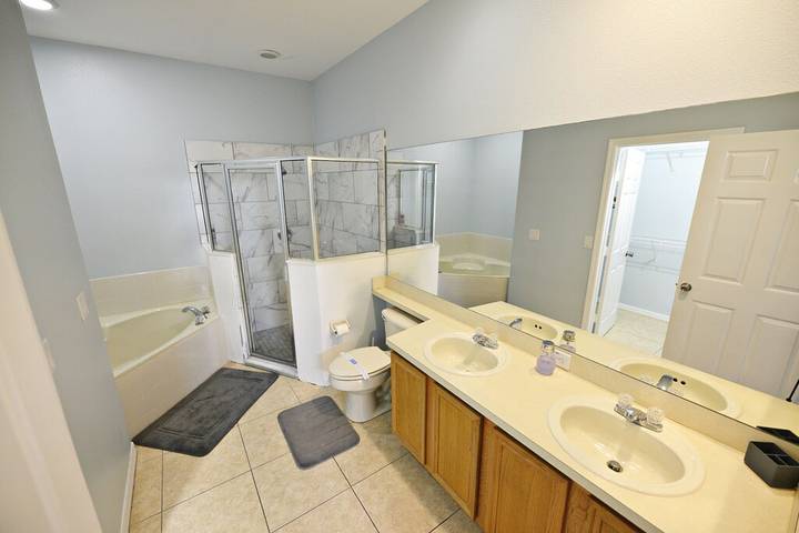 Vacation rental for 10 people, with pool and terrace in Meadow Woods