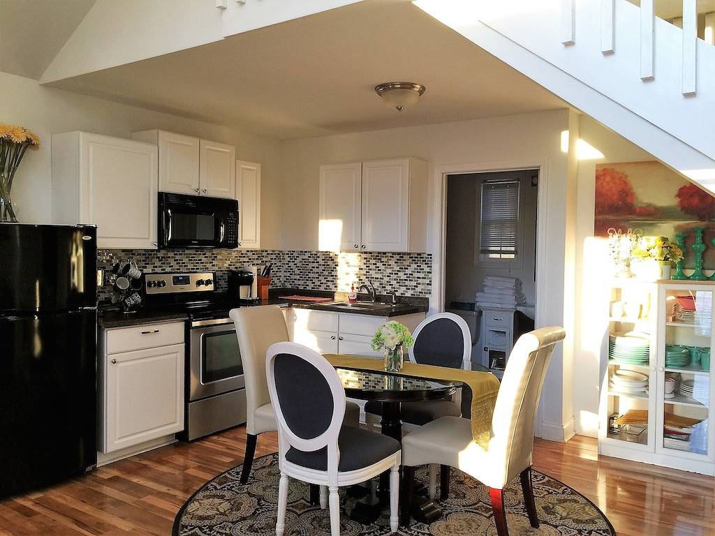 Lakefront Cottage in einer ruhigen Bucht mit Kajaks, Kanus und Tretbooten in Lake Norman