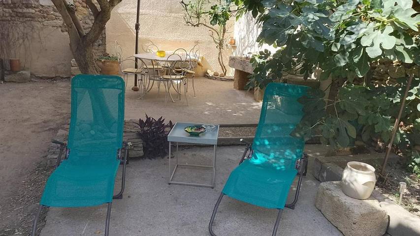 Location de vacances pour 6 personnes, avec vue et jardin à Vauvert - 2
