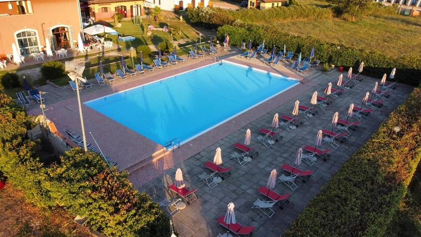 Chambre d’hôte pour 3 personnes, avec Balcon et Terrasse ainsi que Jardin et Piscine à Giungano