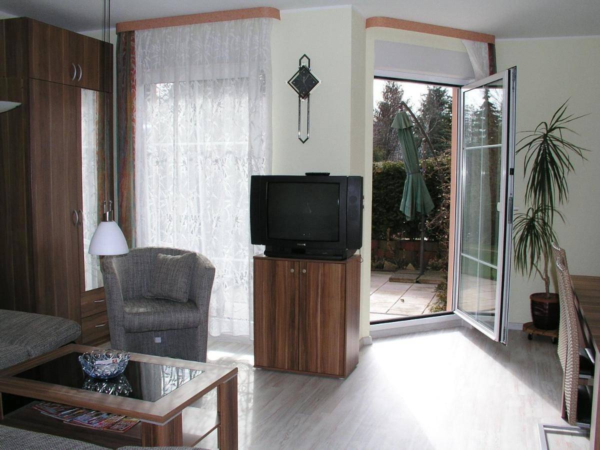 Ganze Wohnung, Apartment with Terrace in Treptow - Köpenick, Berlin