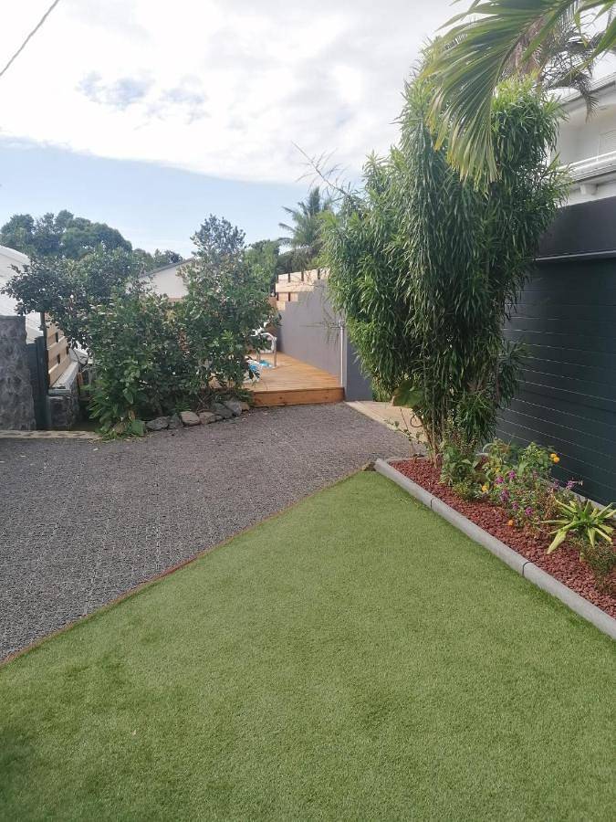 Location de vacances pour 2 personnes, avec jacuzzi ainsi que jardin et piscine dans La Bretagne - 4