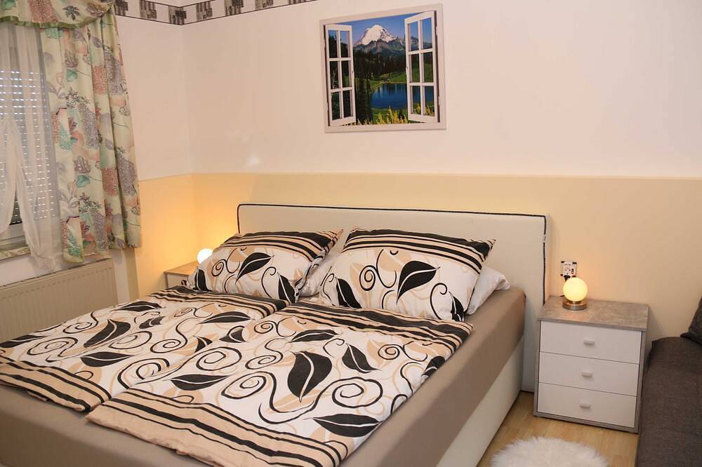 Ganze Wohnung, Ferienwohnung Höbart - Zwei Doppelzimmer ,Wohnküche, Bad, Wc Und Vorraum in Dorfstetten (Waldviertel), Dorfstetten