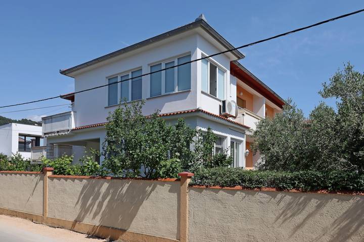 Ferienwohnung für 2 Personen, mit Balkon/Terrasse in Banjol