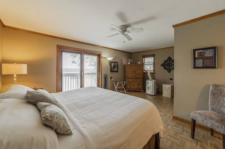Log cabin for 10 people, with balcony in Beaver Lake