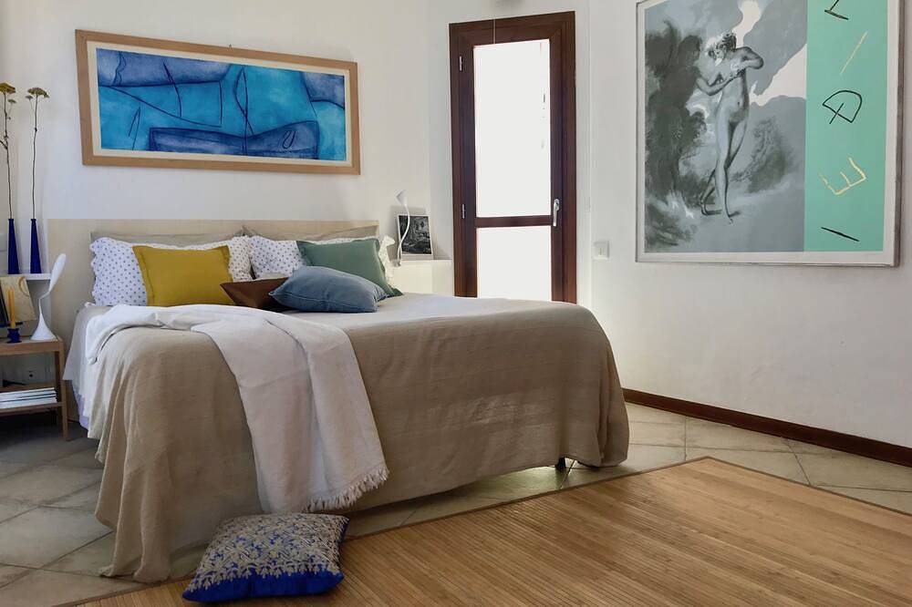 Entire apartment, Pip House large terrace ^. ^ in Colle di Val d'Elsa, Siena Province