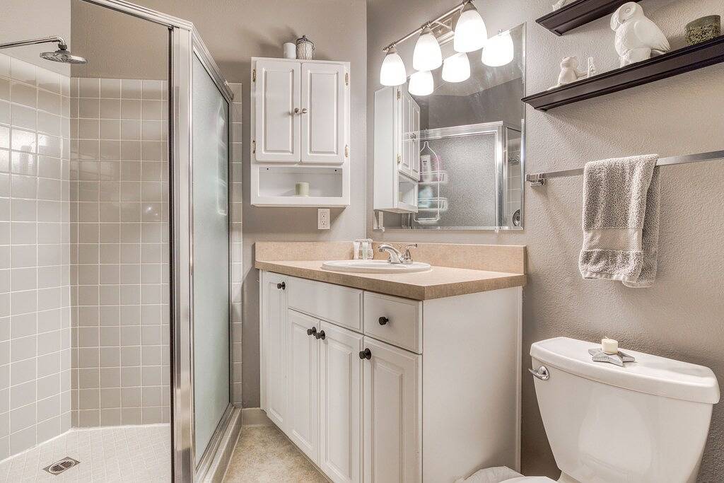 Ganze Wohnung, Mountain-view condo on the golf course with Wifi, private W/D & gas grill in Welches, Mount Hood