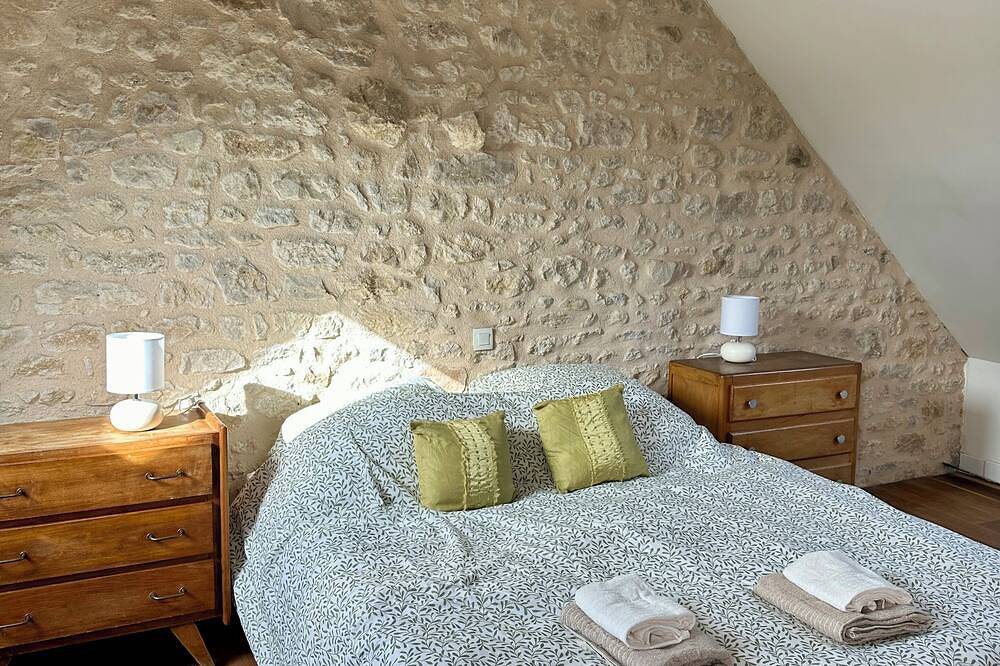 Stylish 4 bedroom Country House one hour from Paris in Chevrainvilliers, Parc naturel régional du Gâtinais français