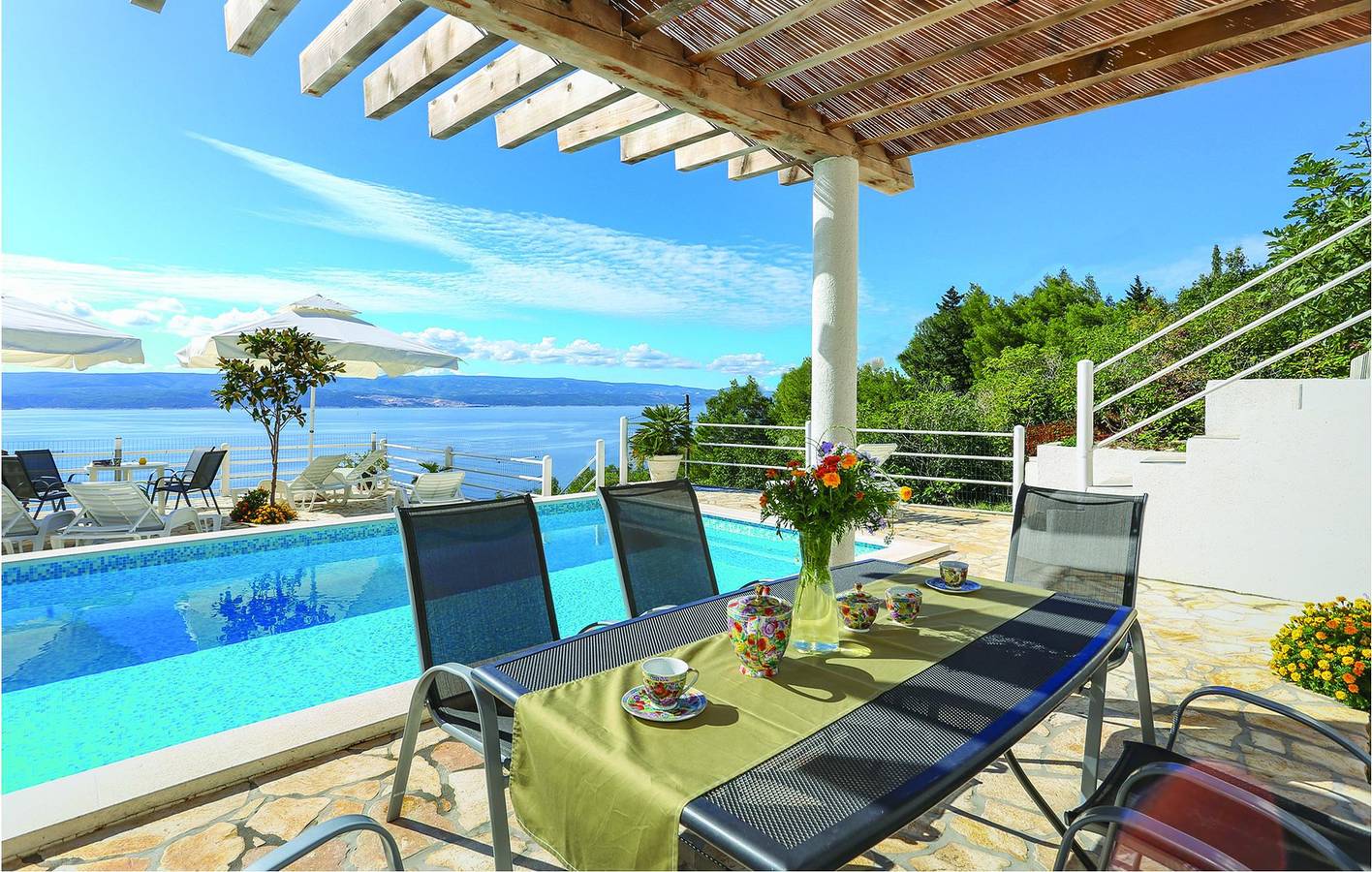 Hel ferieleilighet, Ferieleilighet for 4 personer med terrasse in Mimice, Split-Dalmatia
