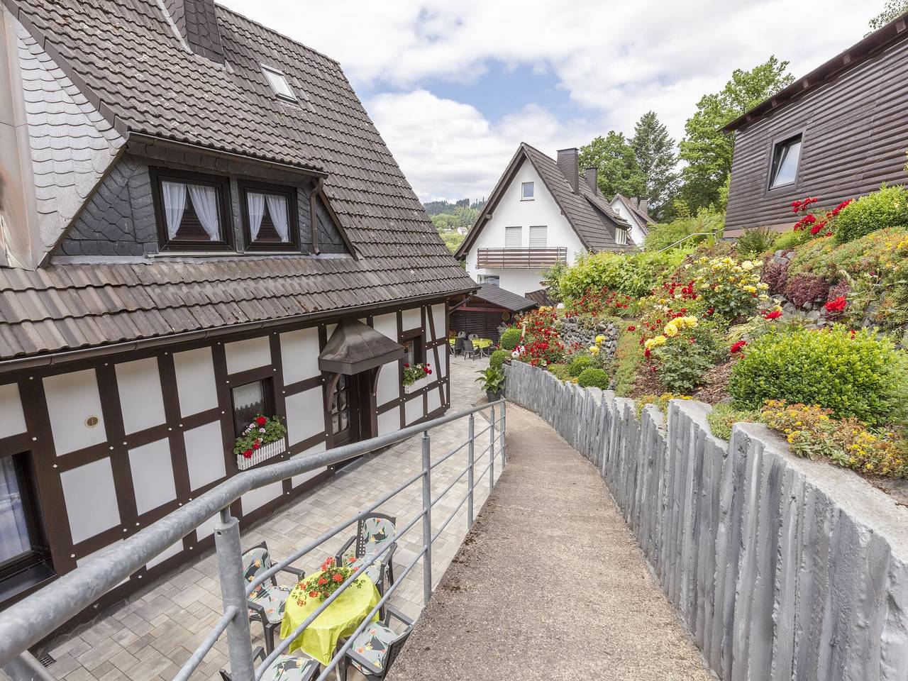 Ganze Wohnung, Gemütliches Appartement in Hallenberg mit Terrasse in Hallenberg, Hochsauerlandkreis