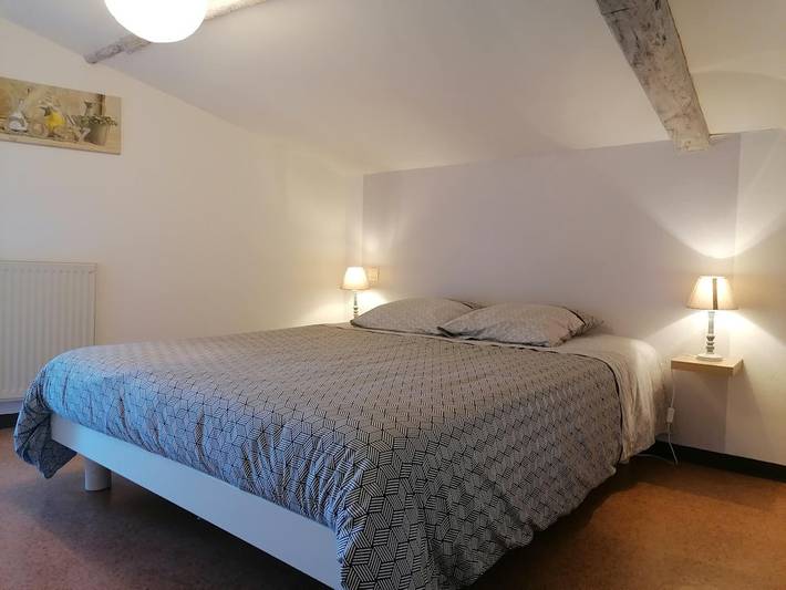 Gîte pour 8 personnes, avec terrasse et jardin