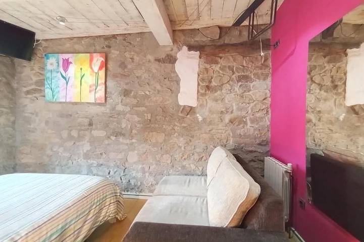 Appartement entier, Pink Double Room - Private Bathroom - Cartes in Cartes, Côte Cantabrienne