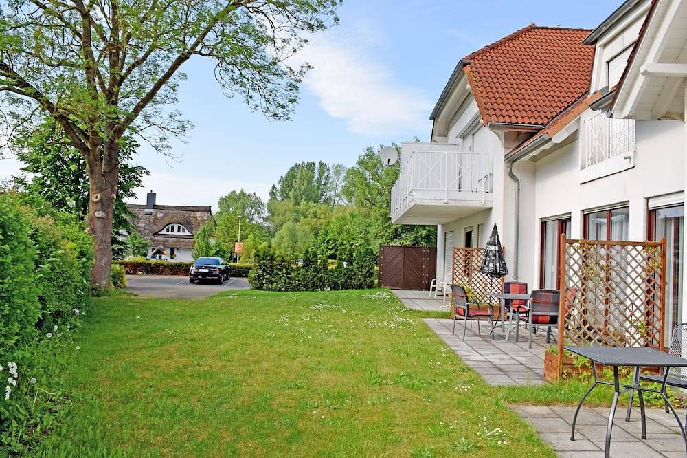 Ganze Wohnung, Ferienwohnung Johanna Terrasse und Gartenblick - Ferienwohnung Johanna mit in Gustow, Stralsund Umland
