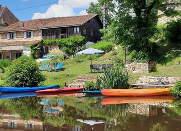 Gîte pour 9 personnes, avec jardin et vue à Montbron