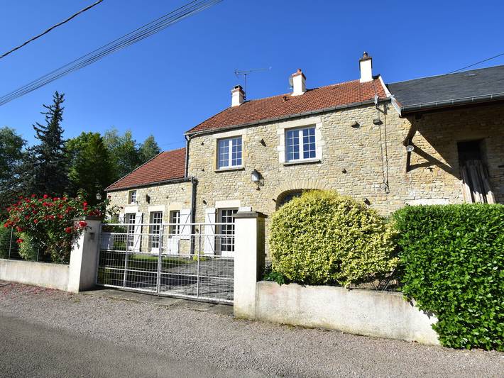 Location de vacances pour 12 personnes à Sermizelles