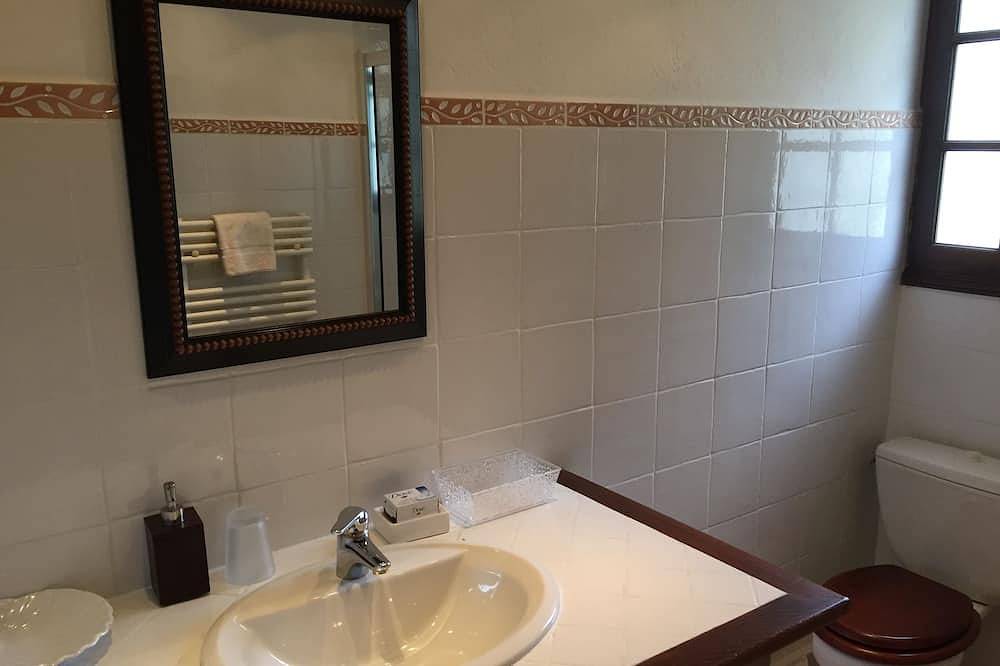 Villa Cottage en propiedad con piscina de 13x 5m cerca de Valbonne in Le Rouret, Region de Cannes