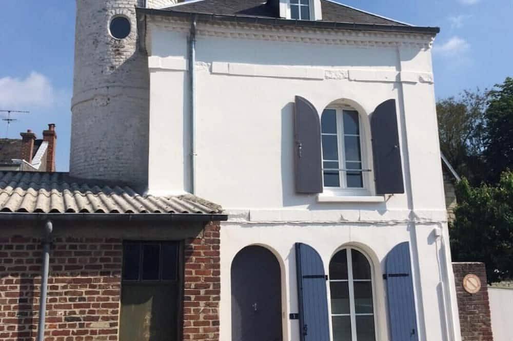 La Tourelle, 4/6 places, furnished with garage in Péronne (Somme), Región de Péronne
