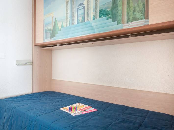 Gîte pour 5 personnes, avec balcon dans Plage Veillat Saint Raphael - 4