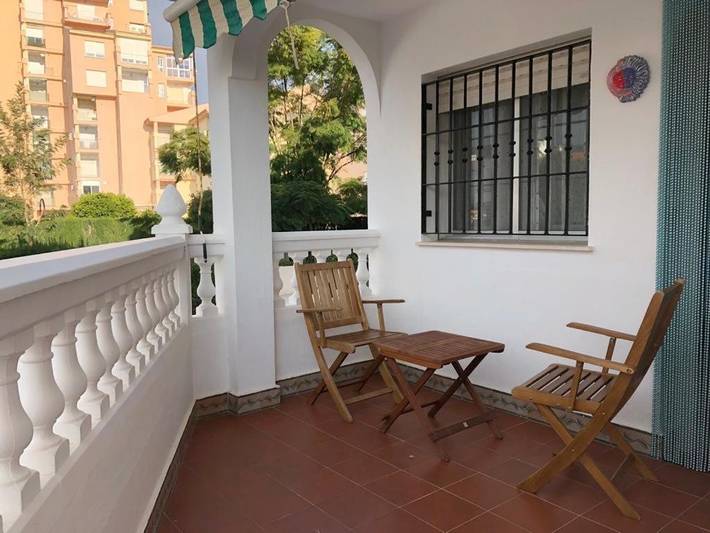 Casa de vacaciones para 9 personas, con Balcón y Terraza además de Jardín y Piscina en Motril