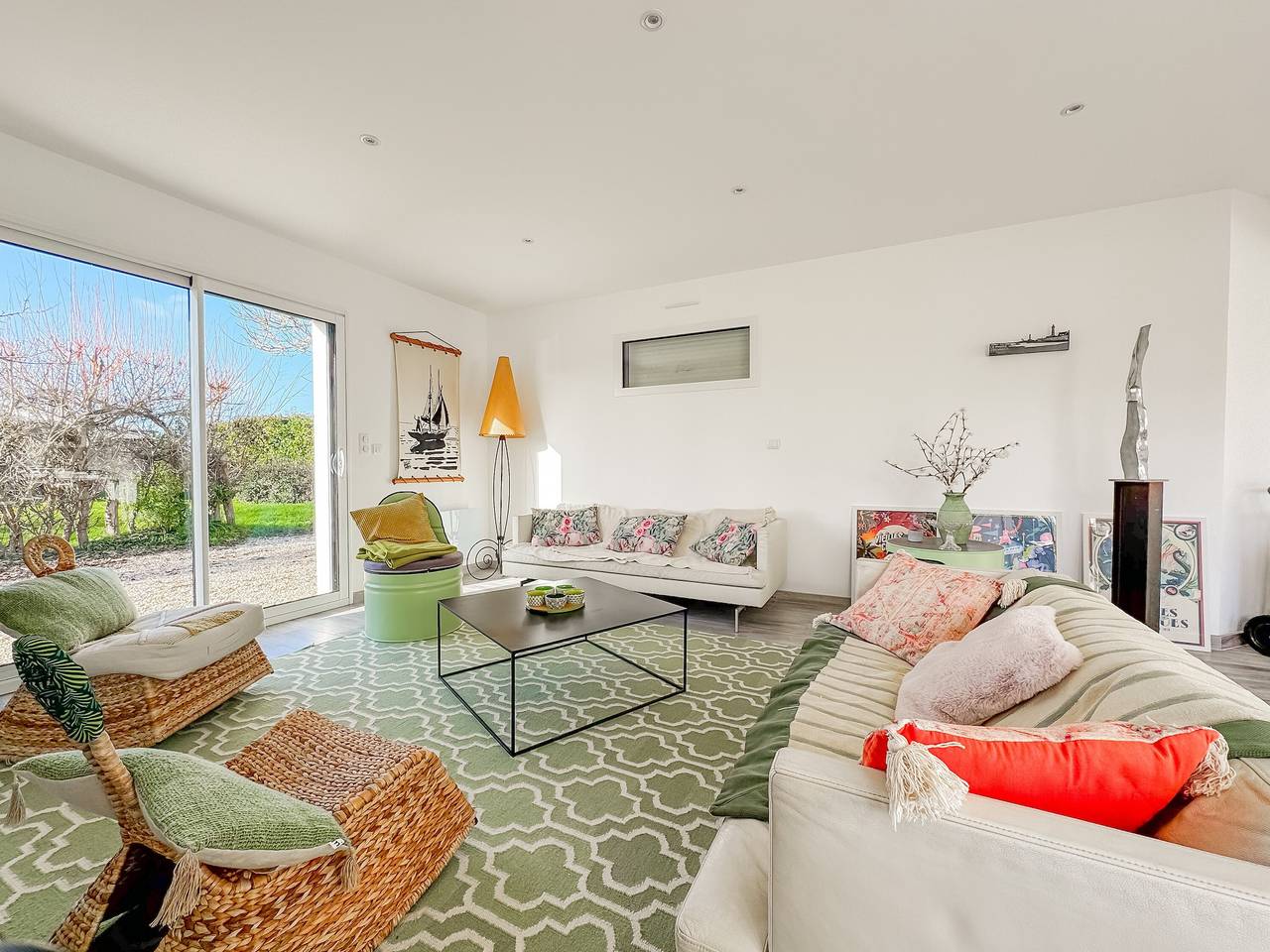 Holiday Home in Loctudy with Private Terrace, Garden, and Wi-Fi in Loctudy, Côte de Cornouaille