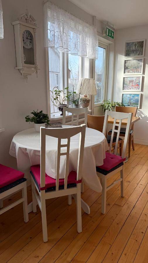 Dahlias Bed & Breakfast in Mjölby, Östergötland