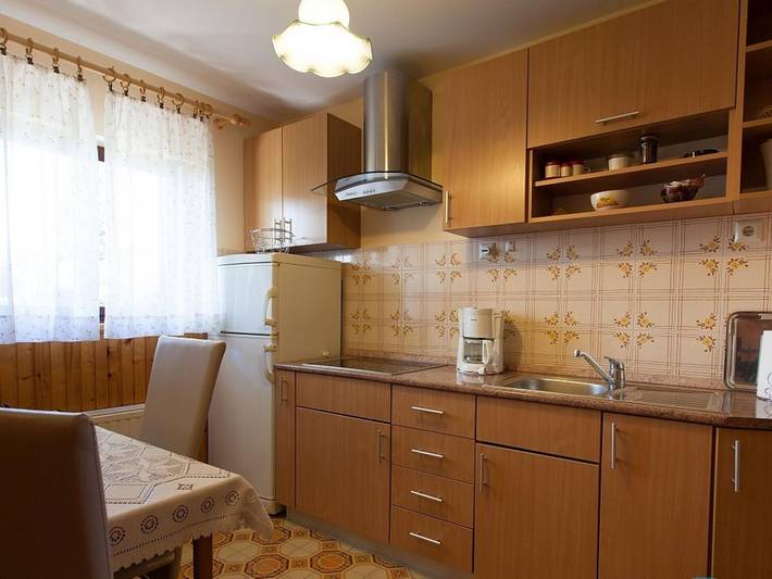 Ganze Wohnung, Ferienwohnung für 2 Personen mit Terrasse in Malinska-Dubašnica, Krk