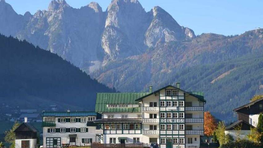 Hütte für 7 Personen, mit Balkon und Balkon/Terrasse in Gosau