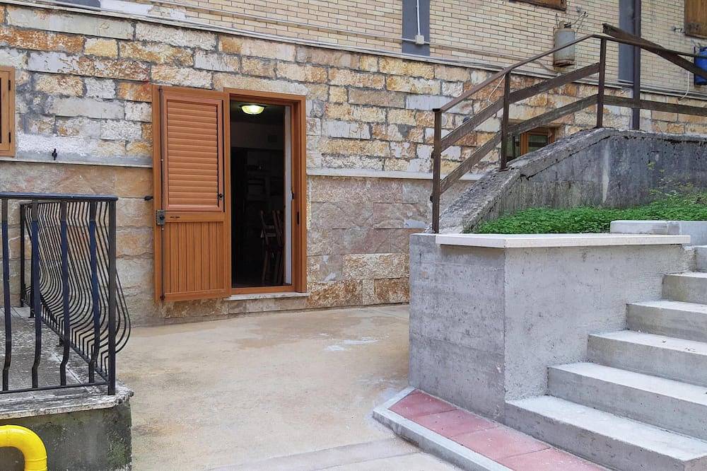 Entire apartment, Homerez - 1-Bedroom Mountain View Apartment in Roccaraso, Alto Sangro