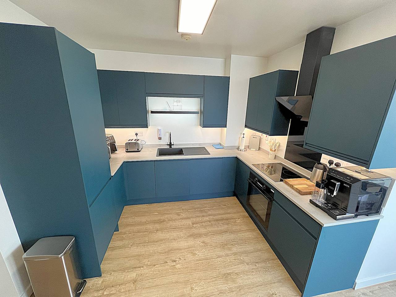 Entire vacation apartment, City Centre - Sleeps 4 & Free Parking in Birmingham, Birmingham Area