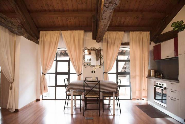 Ferielejlighed for 4 personer, med Balkon og Have samt Udsigt i Bra