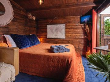 Gîte pour 2 personnes, avec jardin ainsi que terrasse et jacuzzi dans Le Puy-Saint-Bonnet