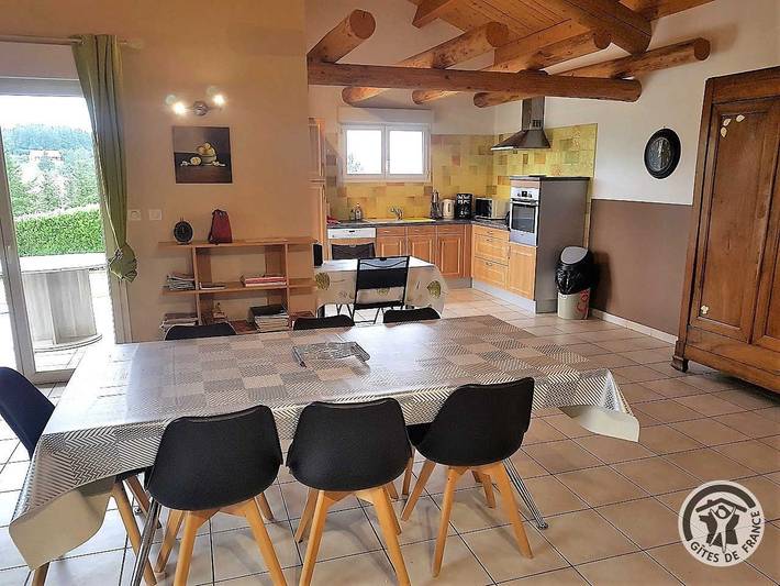 Gîte pour 9 personnes, avec Terrasse ainsi que Jardin et Vue