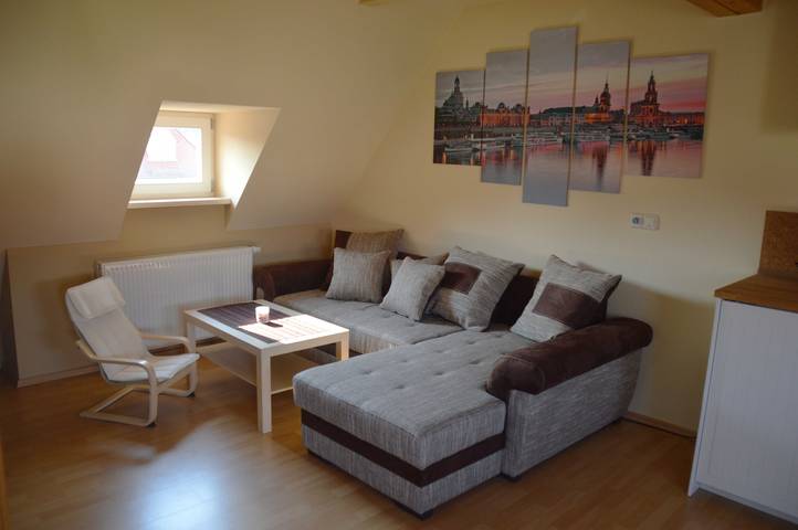 Apartamento vacacional entero, Apartamento de vacaciones para 3 personas con jardín in Pieschen (Dresden), Dresde