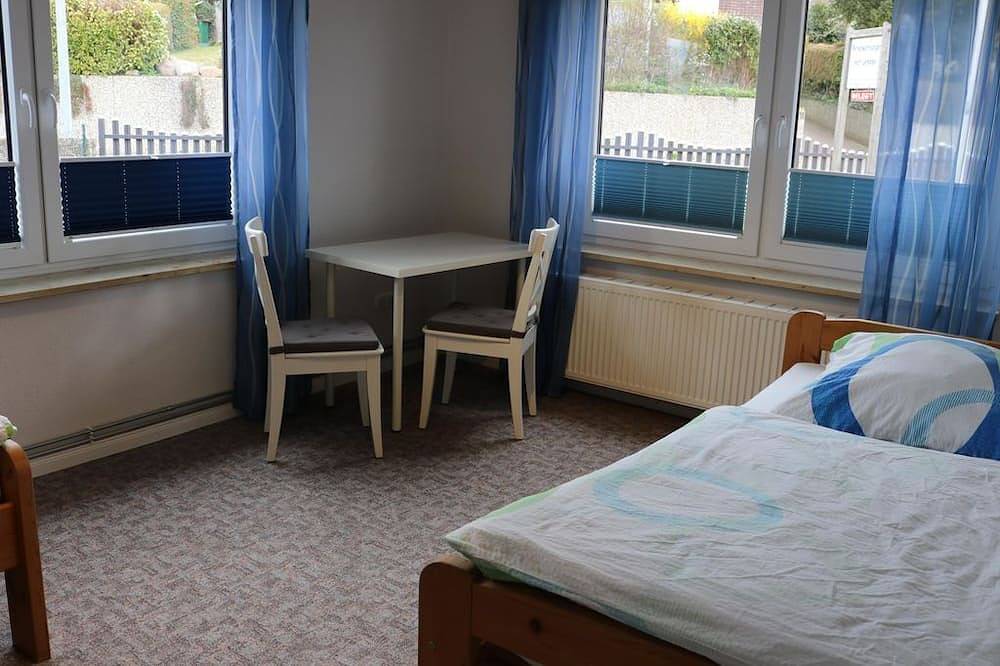 Ganze Wohnung, Appartement/Fewo 1, Dusche, Wc - Ferienhof Lembke in Kieler Förde, Kiel