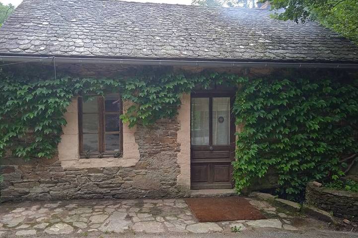 Gîte pour 5 personnes, avec jardin et terrasse à Coupiac