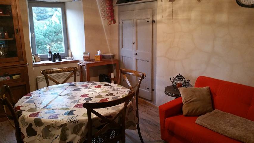 Gîte pour 4 personnes, avec jardin et terrasse, animaux acceptés à Urbanya