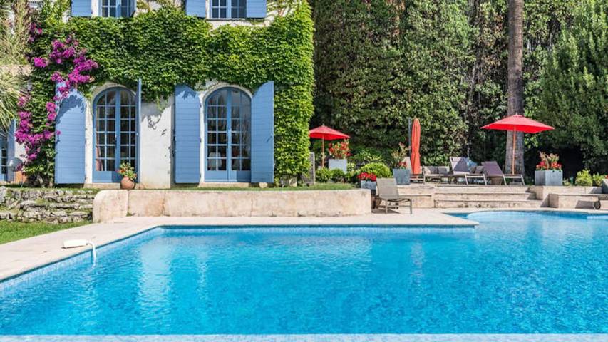 Location de vacances pour 10 personnes, avec jardin et piscine à Grasse