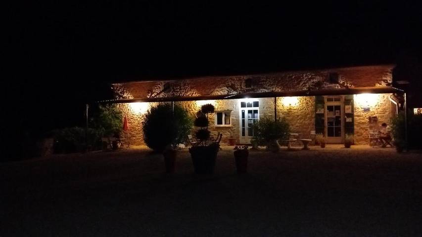 Gîte pour 5 personnes, avec Terrasse et Jardin ainsi que Piscine et Sauna à Pailloles - 4