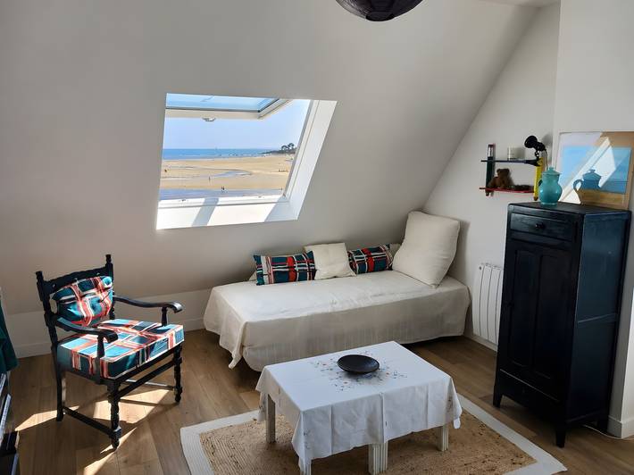 Gîte pour 4 personnes, avec jardin, adapté aux familles dans Plage du Men Du - 3