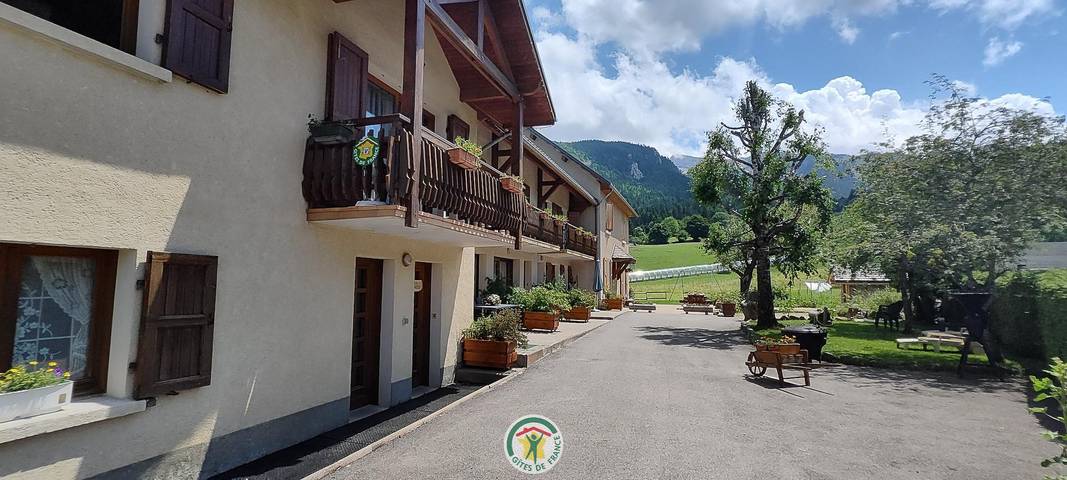 Gîte pour 6 personnes, avec jardin à Corrençon-en-Vercors - 2