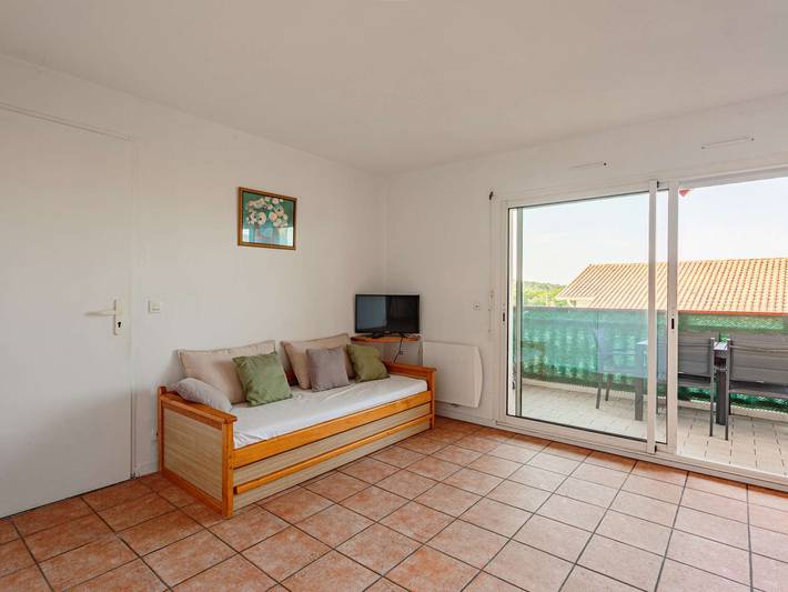 Gîte pour 4 personnes, avec Balcon ainsi que Terrasse et Piscine dans Plage La Milady - 3