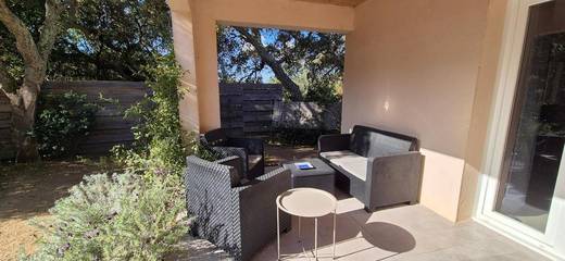 Villa pour 6 personnes, avec jardin et vue à Figari